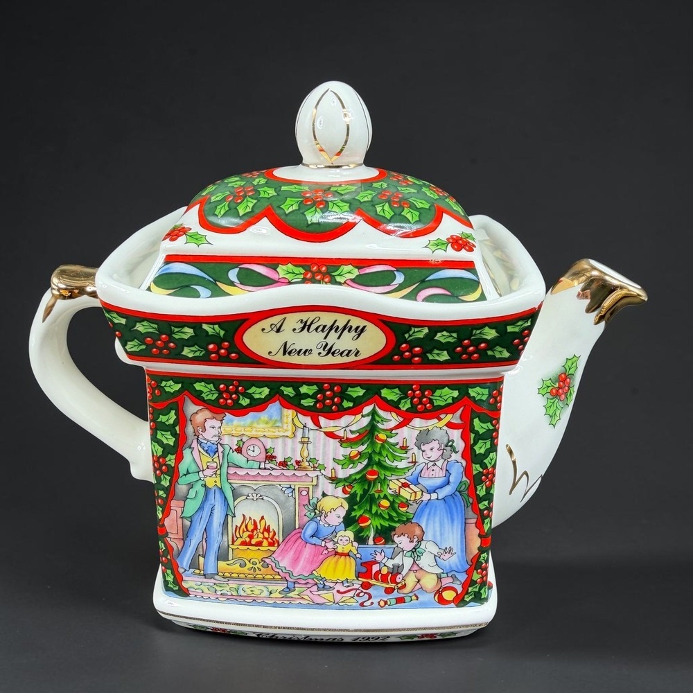 Sadler‎ Christmas Morning Teapot 1992 England Holiday Victorian Scene Gold Trim